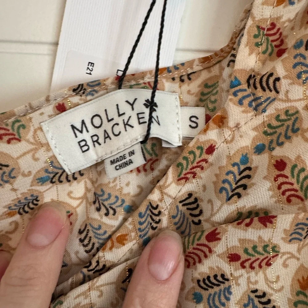 Molly Bracken Leaf Print Blouse with Ruffled Sleeves - Picture 2 of 5